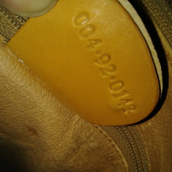 COPY - GUCCI Tan Leather Clutch - Picture 8 of 8